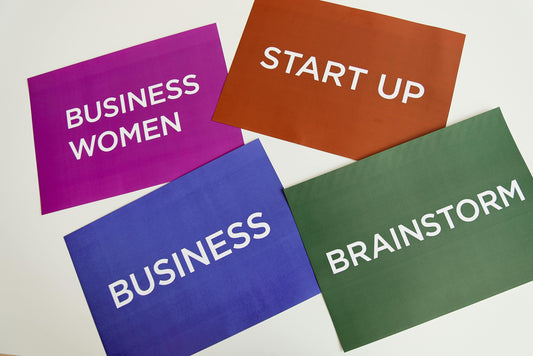 Как да използваме Canva за създаване на персонализирани визитки: Стъпка по стъпка - DesignWithCanva